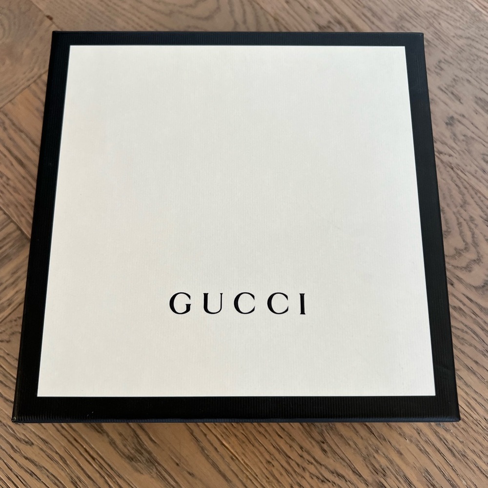 Gucci White and Black Gift Box